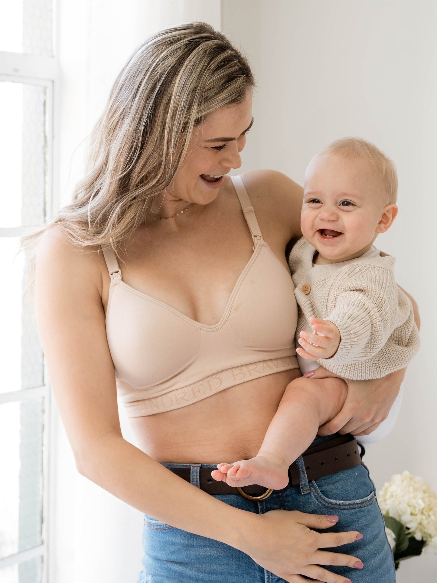 Signature Sublime® Contour Hands-Free Pumping & Nursing Bra | Beige