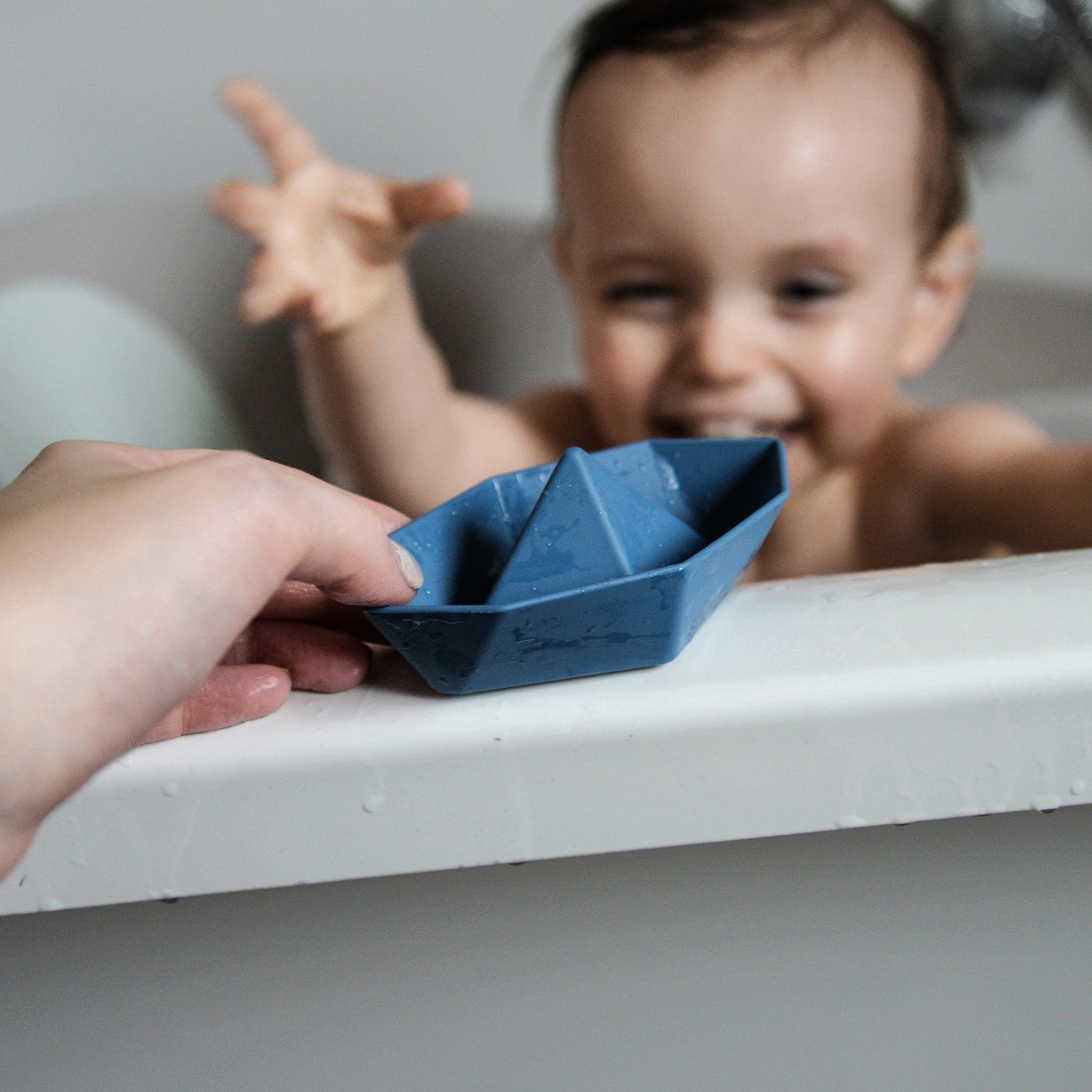 Shnuggle Stack and Sail Bath Boat Toys