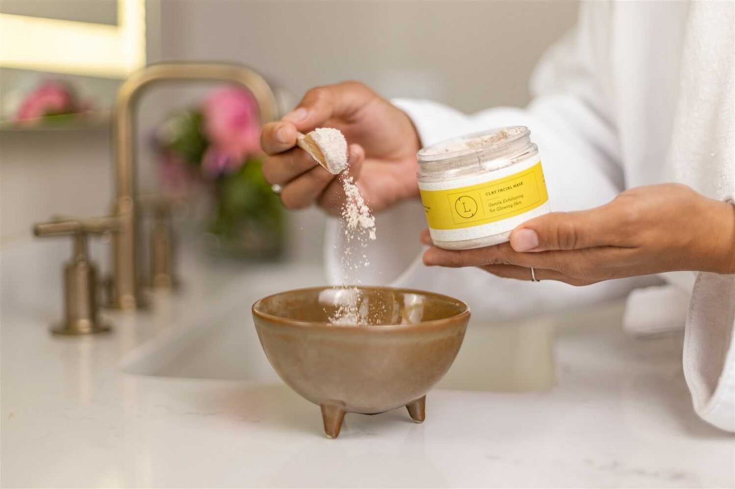 Natural Clay Exfoliating Facial Mask